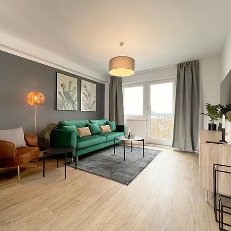 Luxury 3 *